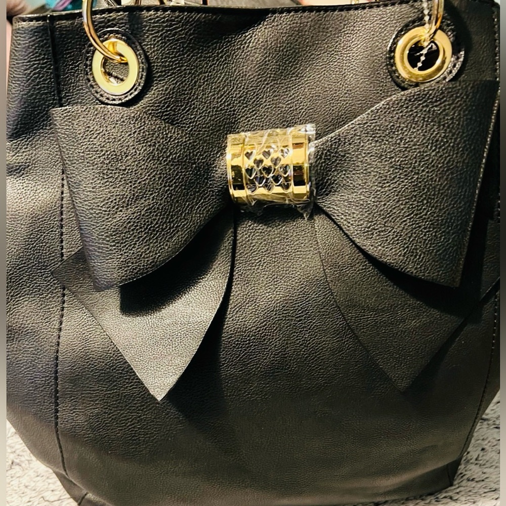 Betsey Johnson Black Bow Gold Chain Shoulder Bag